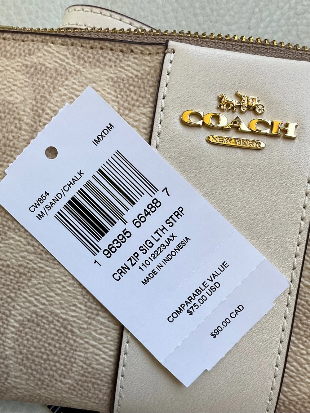 Coach beige signature